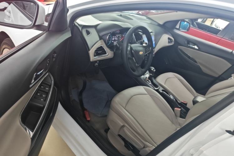 Used Chevrolet Cruze 2015 1.5L Automatic Luxury Edition Driver Seat