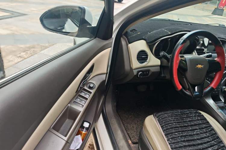 Used Chevrolet Cruze 2015 1.5L Classic SE AT Driver Seat