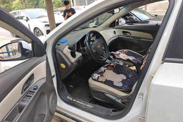 Used Chevrolet Cruze 2015 1.5L Classic SE AT Driver Seat
