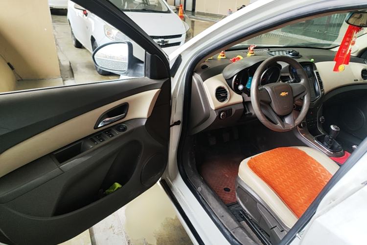 Used Chevrolet Cruze 2015 1.5L Classic SE MT Driver Seat