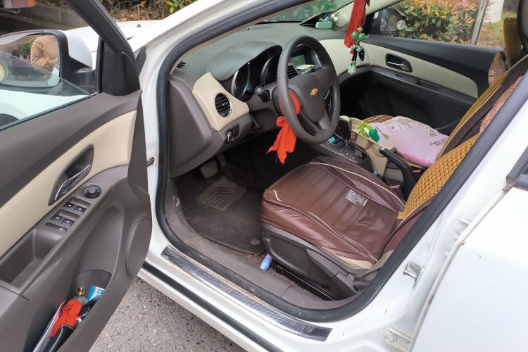 Used Chevrolet Cruze 2015 1.5L Classic SE AT Driver Seat