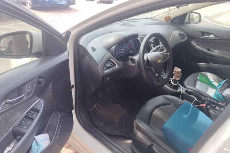 Used Chevrolet Cruze 2015 1.5L Manual Elite Edition Driver Seat