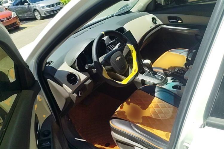 Used Chevrolet Cruze 2015 1.5L Classic SE AT Driver Seat