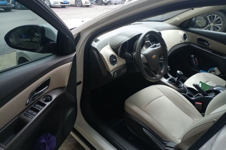 Used Chevrolet Cruze 2015 1.5L Classic SE MT Driver Seat
