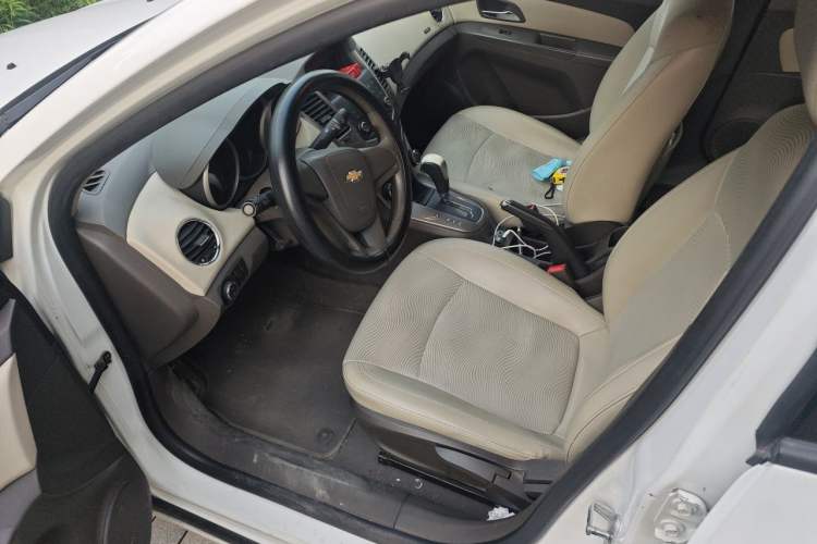 Used Chevrolet Cruze 2015 1.5L Classic SE AT Driver Seat