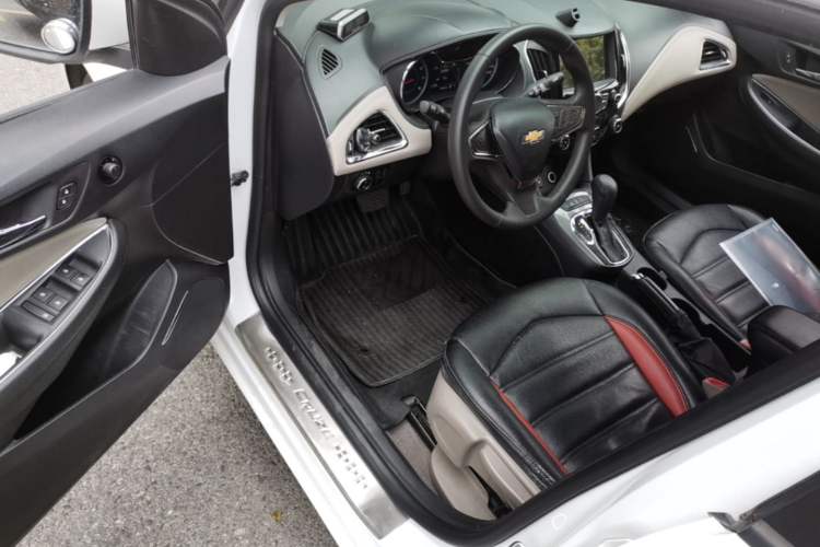 Used Chevrolet Cruze 2015 1.5L Automatic Luxury Edition Driver Seat