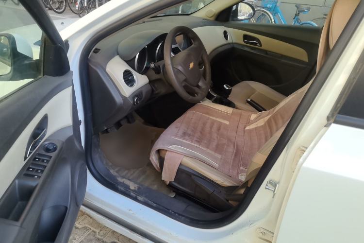 Used Chevrolet Cruze 2015 1.5L Classic SL MT Driver Seat