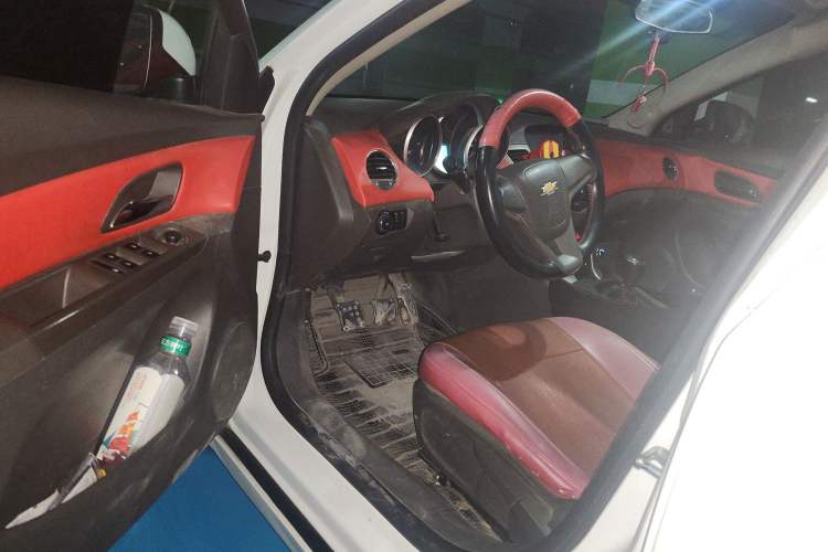 Used Chevrolet Cruze 2015 1.5L Classic SL MT Driver Seat