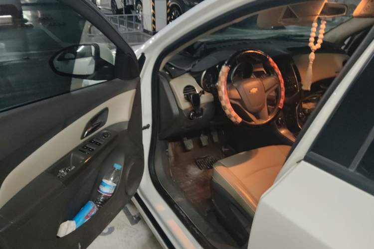 Used Chevrolet Cruze 2015 1.5L Classic SE MT Driver Seat