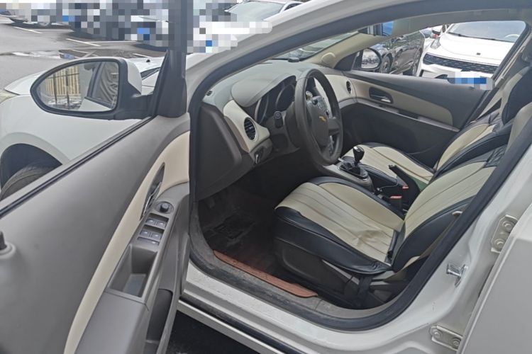 Used Chevrolet Cruze 2015 1.5L Classic SL MT Driver Seat