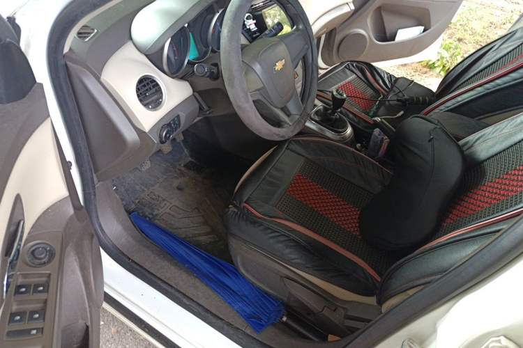 Used Chevrolet Cruze 2015 1.5L Classic SL MT Driver Seat