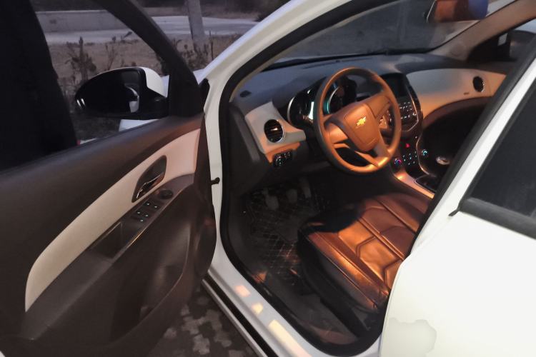 Used Chevrolet Cruze 2015 1.5L Classic SE MT Driver Seat