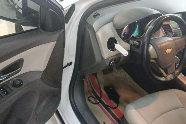 Used Chevrolet Cruze 2015 1.5L Classic SE AT Driver Seat