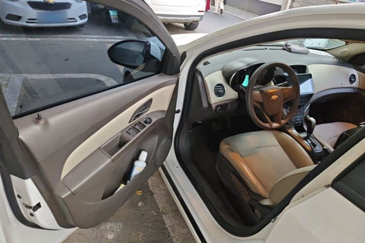 Used Chevrolet Cruze 2015 1.5L Classic SE AT Driver Seat