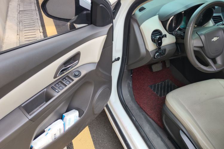 Used Chevrolet Cruze 2015 1.5L Classic SE AT Driver Seat