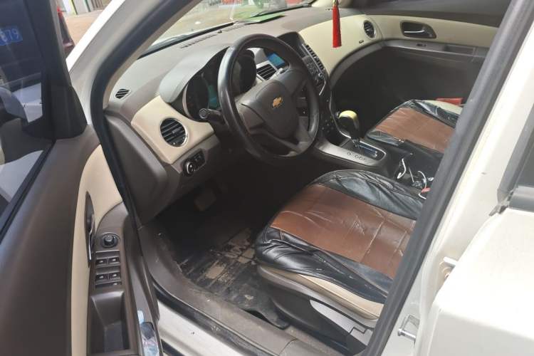 Used Chevrolet Cruze 2015 1.5L Classic SE AT Driver Seat