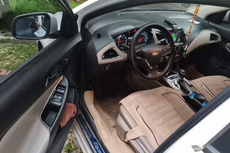 Used Chevrolet Cruze 2015 1.5L Automatic Luxury Edition Driver Seat
