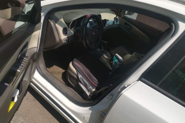 Used Chevrolet Cruze 2015 1.5L Classic SE AT Driver Seat