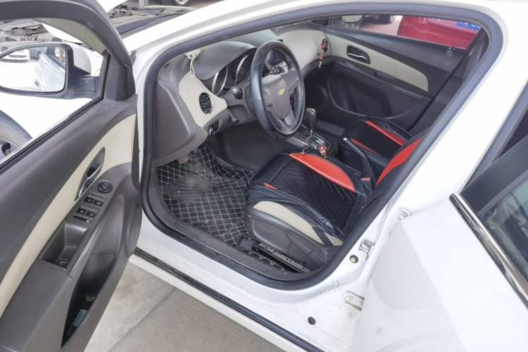 Used Chevrolet Cruze 2015 1.5L Classic SE AT Driver Seat
