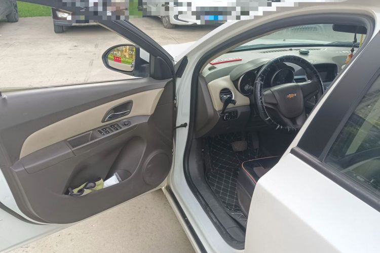 Used Chevrolet Cruze 2015 1.5L Classic SE AT Driver Seat