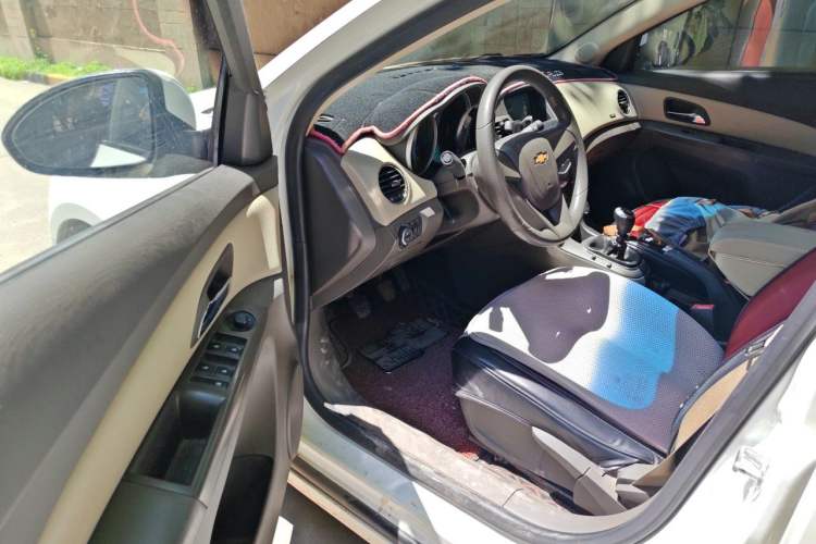 Used Chevrolet Cruze 2015 1.5L Classic SE MT Driver Seat