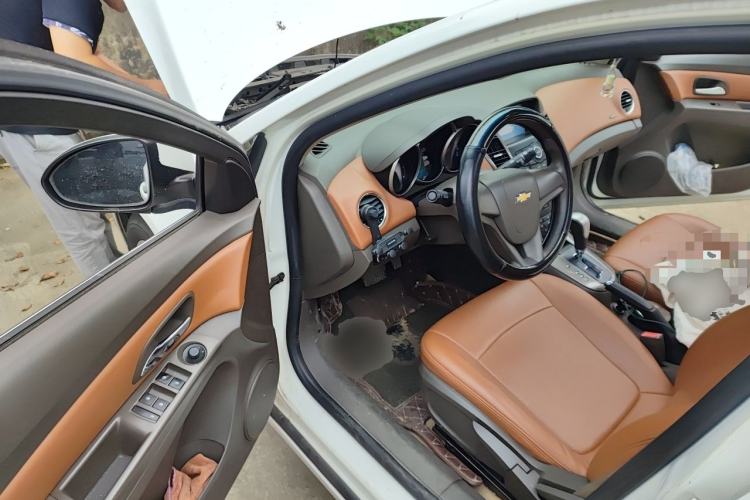 Used Chevrolet Cruze 2015 1.5L Classic SE AT Driver Seat