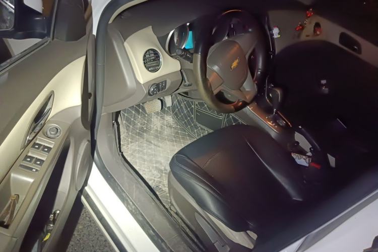 Used Chevrolet Cruze 2015 1.5L Classic SE AT Driver Seat