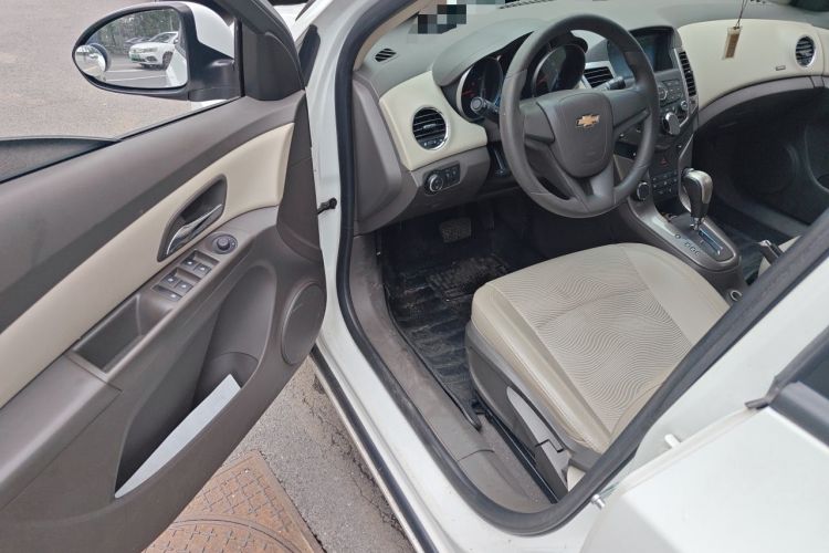 Used Chevrolet Cruze 2015 1.5L Classic SE AT Driver Seat