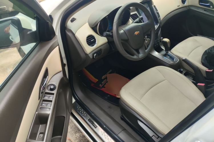 Used Chevrolet Cruze 2015 1.5L Classic SE AT Driver Seat