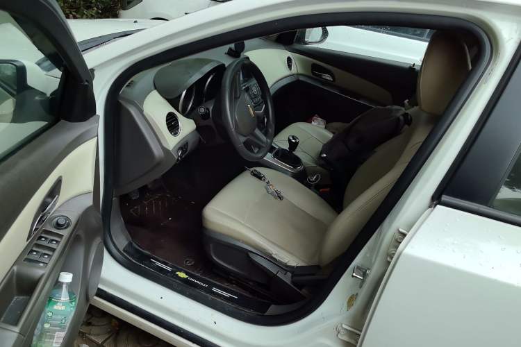 Used Chevrolet Cruze 2015 1.5L Classic SL MT Driver Seat