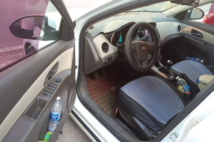 Used Chevrolet Cruze 2015 1.5L Classic SL MT Driver Seat