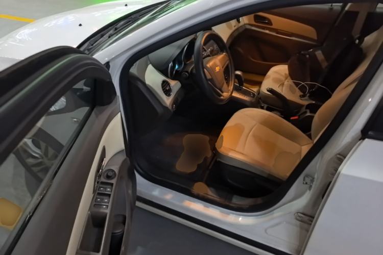 Used Chevrolet Cruze 2015 1.5L Classic SE AT Driver Seat