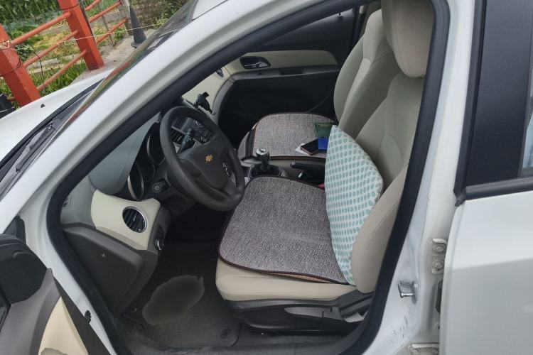 Used Chevrolet Cruze 2015 1.5L Classic SL MT Driver Seat