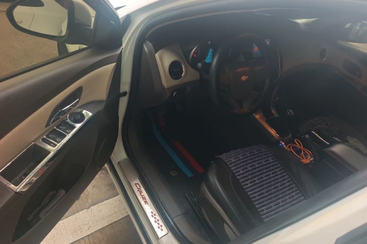 Used Chevrolet Cruze 2015 1.5L Classic SL MT Driver Seat