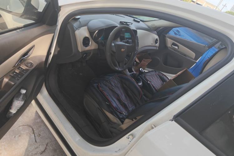 Used Chevrolet Cruze 2015 1.5L Classic SE MT Driver Seat