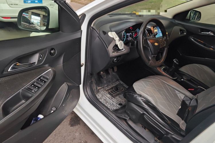 Used Chevrolet Cruze 2015 1.5L Manual Elite Edition Driver Seat