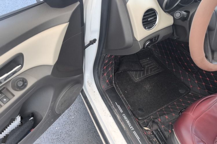 Used Chevrolet Cruze 2015 1.5L Classic SE AT Driver Seat
