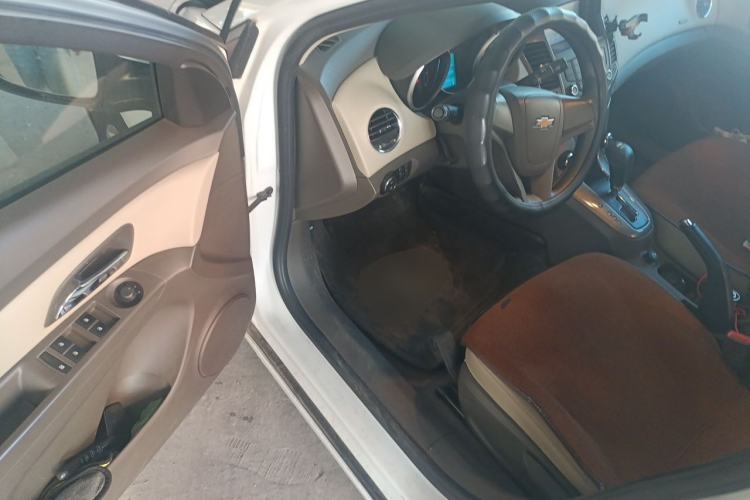Used Chevrolet Cruze 2015 1.5L Classic SE AT Driver Seat