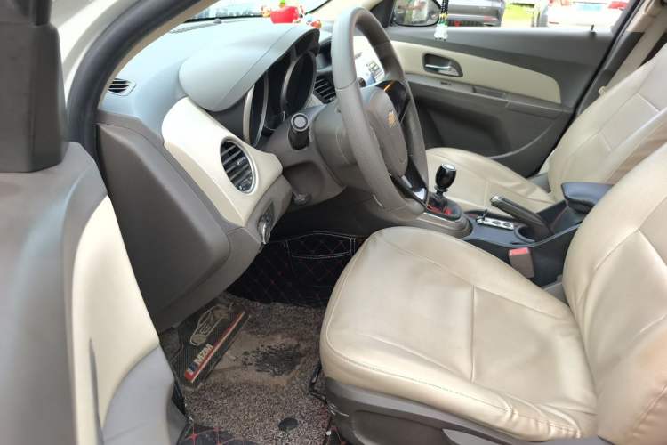Used Chevrolet Cruze 2015 1.5L Classic SL MT Driver Seat