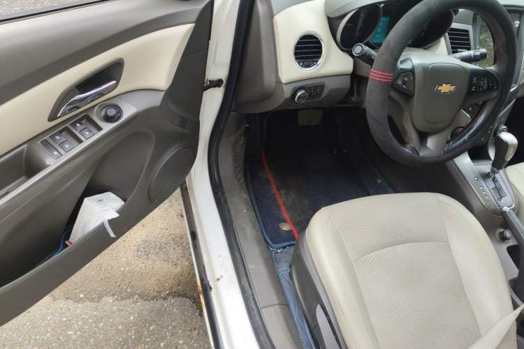 Used Chevrolet Cruze 2015 1.5L Classic SE AT Driver Seat