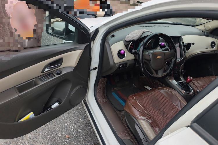 Used Chevrolet Cruze 2015 1.5L Classic SE MT Driver Seat