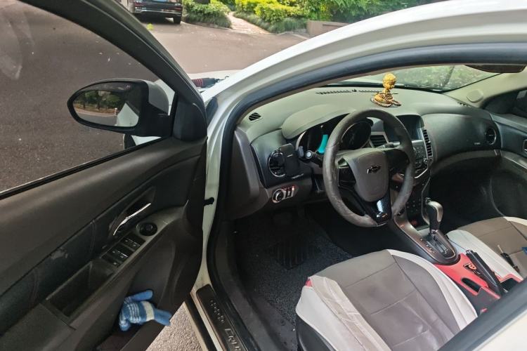 Used Chevrolet Cruze 2015 1.5L Classic SE AT Driver Seat