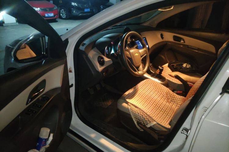 Used Chevrolet Cruze 2015 1.5L Classic SL MT Driver Seat
