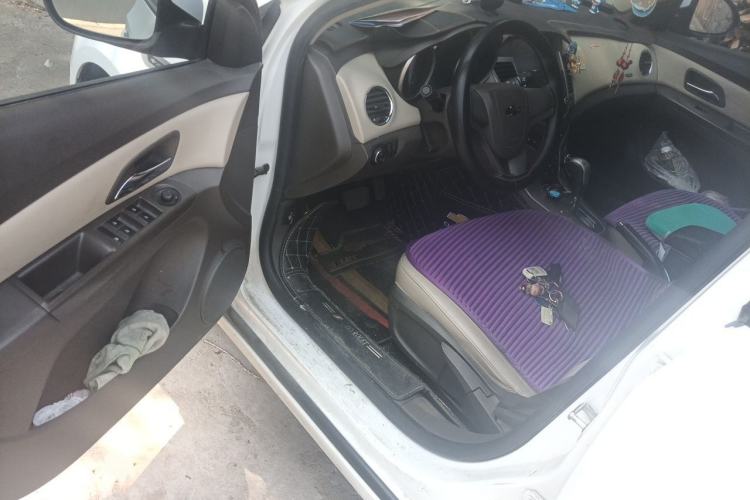 Used Chevrolet Cruze 2015 1.5L Classic SE AT Driver Seat