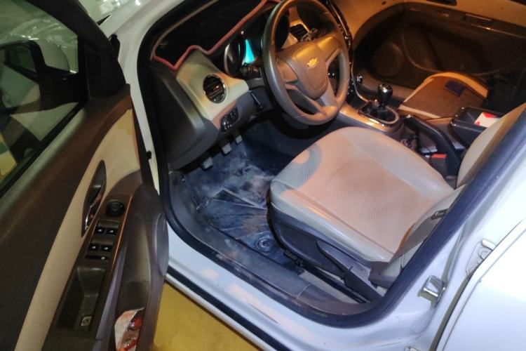 Used Chevrolet Cruze 2015 1.5L Classic SE MT Driver Seat
