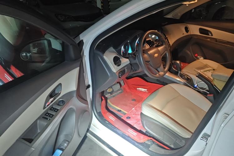 Used Chevrolet Cruze 2015 1.5L Classic SE AT Driver Seat