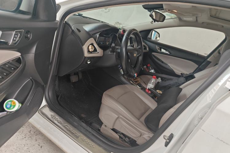 Used Chevrolet Cruze 2015 1.4T DCG Luxury Edition Driver Seat