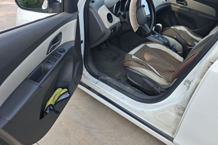 Used Chevrolet Cruze 2015 1.5L Classic SE AT Driver Seat