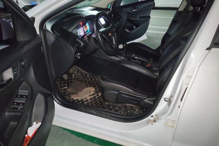 Used Chevrolet Cruze 2015 1.4T Manual Elite Edition Driver Seat