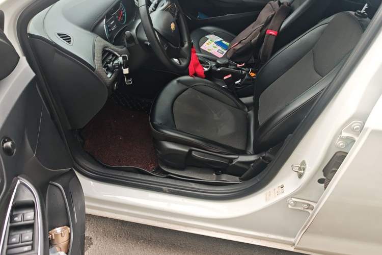 Used Chevrolet Cruze 2015 1.5L Automatic Luxury Edition Driver Seat